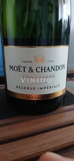 Šampanja Šampanjec Moët & Chandon Réserve Impériale Neleten.