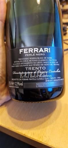 Trentino-Alto Adige Ferrari Perlé Nero Không niên vụ