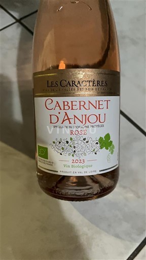 Thung lũng sông Loire Cabernet-d'Anjou Les Caractères 2023