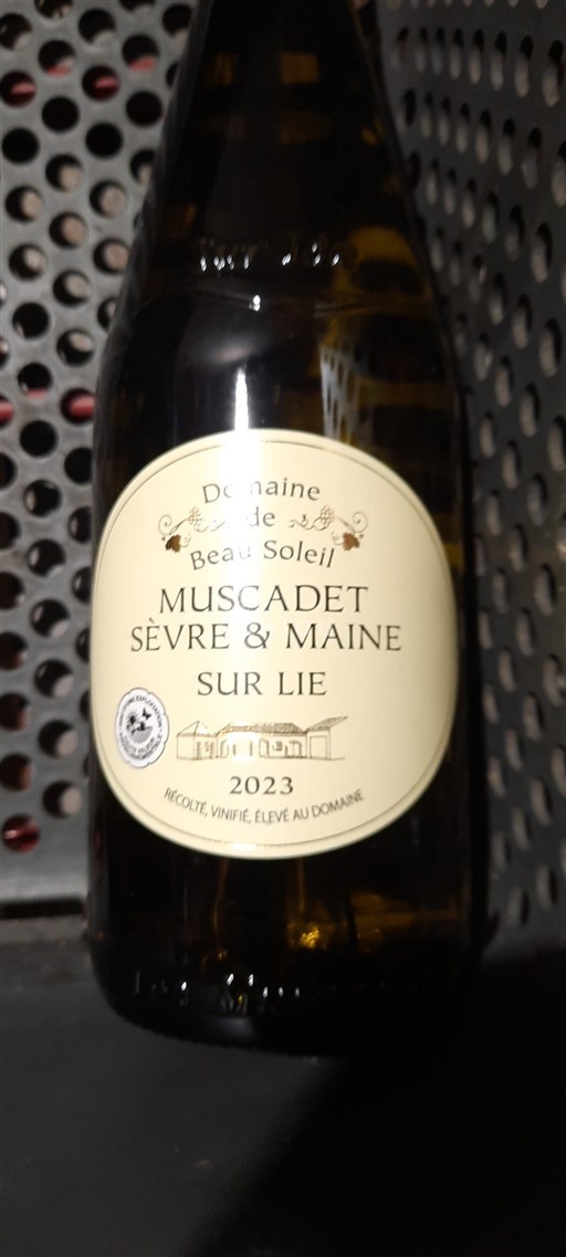 Loire Valley Muscadet Sèvre et Maine Domaine Beau Soleil Sur Lie 2023