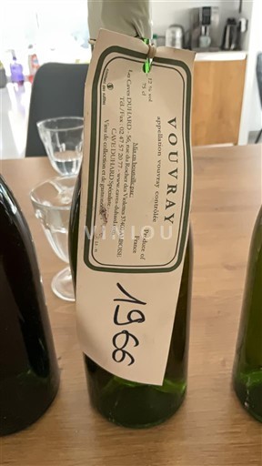 Thung lũng sông Loire Vouvray Les Caves Duhard 1969