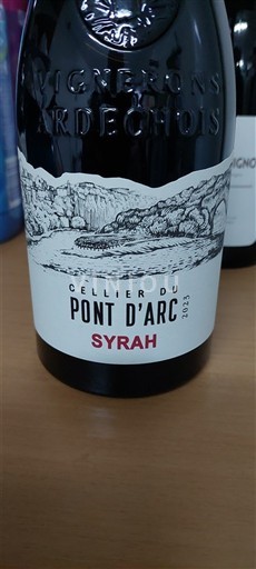 Alpe in reke Rona Ardeška. Cellier du Pont Arc Syrah 2023