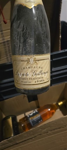 Champagne Premier Cru Lacourte-Guillemart Brut Tradition Icke årgångsbetecknad