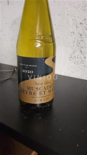 Dolina Loare Мускаде-Севр-е-Мен Sur Lie 2020