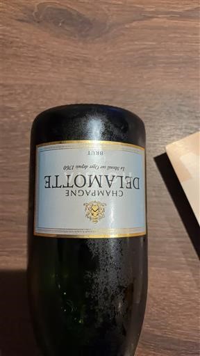 Champagne Sâm-panh Delamotte Không niên vụ