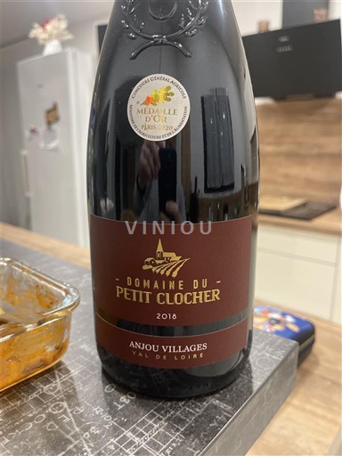 Thung lũng sông Loire Anjou Villages Domaine Petit Clocher 2018