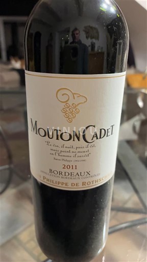 Bordeaux Mouton Cadet 2011