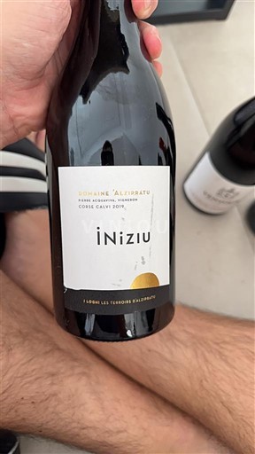Vine Rouge sec iNiziu Domaine Alzitari 2018 Frankrig Korsika Ikke specificeret AOC