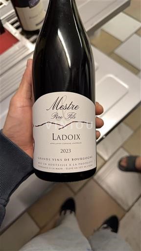 Borgonha Ladoix Mestre Père & Fils 2023