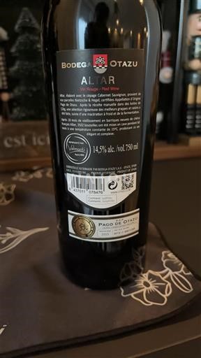 Vine Rouge sec Altar Bodega Otazu 2015 Spanien Navarra Ikke specificeret DO