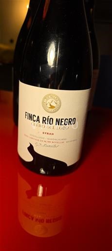 Vinhos Rouge sec Cerro del Lobo Finca Río Negro 2021 Espanha Castela-La Mancha Não especificado DO