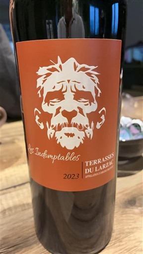 Vinos Rouge sec Les Indomptables 2023 Francia Languedoc Terrasses del Larzac AOC