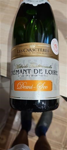 Rượu vang sủi bọt Blanc demi-sec Les Caractères Non millésimé Pháp Thung lũng sông Loire Crémant-de-loire AOC