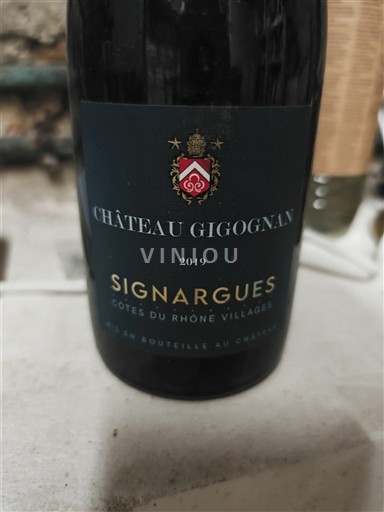 Rhônen laakso Côtes-du-rhône-villages Château Gigognan Signargues 2019