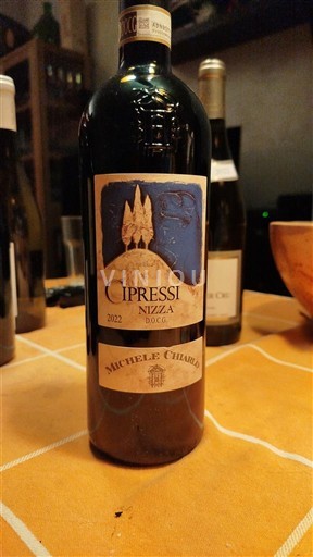 Vine Rouge sec Cipressi Michele Chiarlo 2022 Italien Piemonte Ikke specificeret DOC