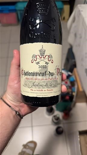 Valle del Ródano Châteauneuf-du-Pape. Château Châteauneuf-du-Pape Les Jardins de la Livrée 2023