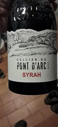 Alpe in reke Rona Ardeška. Cellier du Pont d'Arc Syrah 2022