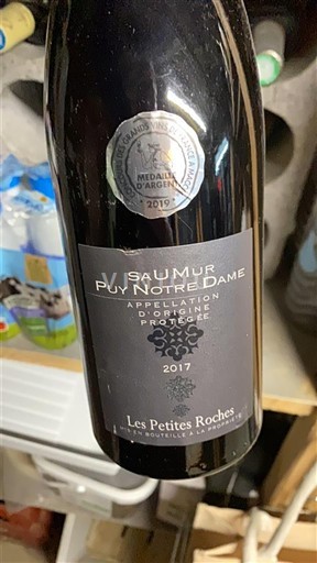 Wines Rouge sec Les Petites Roches 2017 France Loire Valley Saumur Puy-Notre-Dame AOC