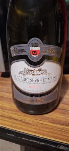 Loire Valley Muscadet Sèvre et Maine Château La Perrière 2023