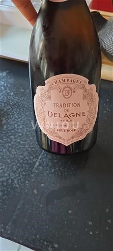 Šampanja Šampanjec Delagne & Fils Tradition Grande Brut Rosé Neleten.