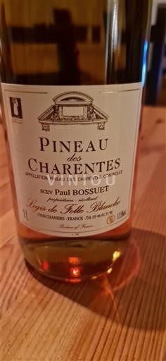 Poitou-Charentes Pineau des Charentes Logis de la Folle Blanche Neleten.