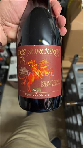 Neuchâtel Neuchâtel AOC Caves de la Béroche Les Sorcières Pinot Noir d'Excellence 2016