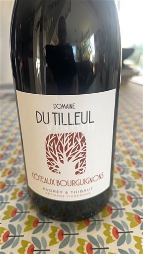 Bourgogne Bourgognebackar Domaine Tilleul Icke årgångsbetecknad