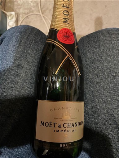 Šumivá vína Blanc brut Impérial Moët & Chandon Non millésimé Francie Champagne Šampanské AOC
