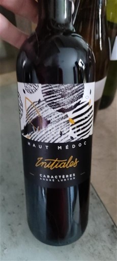 Bordeaux Haut-Médoc InitiaLes Caractères 2016