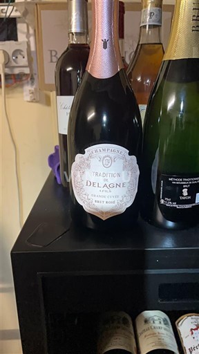 Champagne Delagne Tradition Non-Vintage