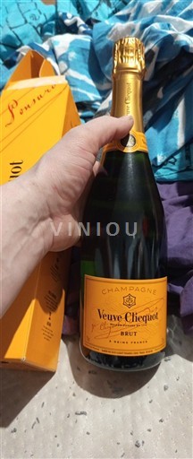 Šampanja Šampanjec Veuve Clicquot Brut Carte Jaune Neleten.