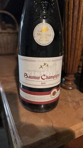 Loire Valley Saumur-Champigny Médaillé d'Or Paris 2010