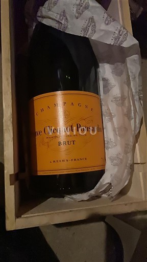 Champagne Veuve Clicquot Ponsardin Brut Non-Vintage
