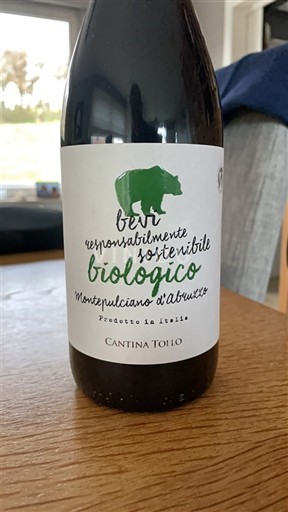 Abruzzen Montepulciano d'Abruzzo Cantina Tollo Ber responsabilemente sostenibile biologico 2015