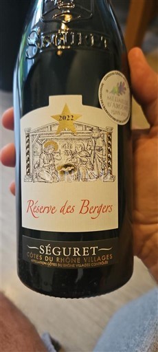Vinos Rouge sec Réserve des Bergers Séguret 2022 Francia Valle del Ródano No especificado AOC