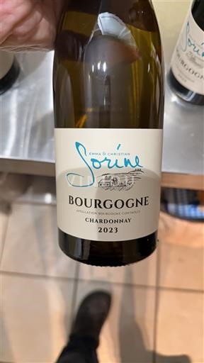 Burgundsko Emma & Christian Sorine 2023