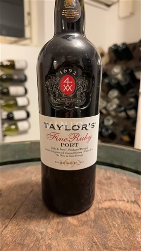 Portugal Oporto Taylor's Fine Ruby Sin añada