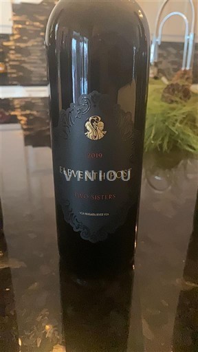 Ontario Niagarska polotok. Two Sisters Eleventh Post 2019