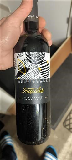 Bordeaux Haut-Médoc Caractères Initiales 2015