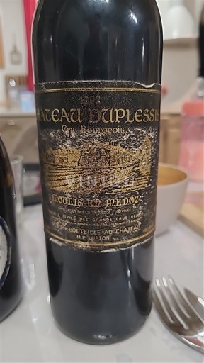 Bordeaux Moulis-en-Médoc Cru Bourgeois Château Plessis Neleten.