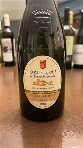 Loire Valley Muscadet Sèvre et Maine Château Chasseloir Comte Leloup - des Cèpes Centenaires 2018