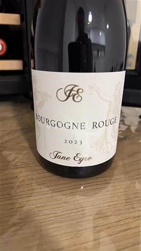 Burgundsko Burgundsko ružové Jane Eyre 2023