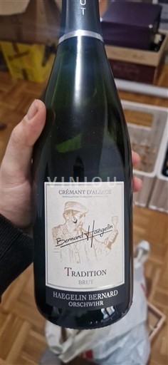 Alsace Alsace-kuohuviini Haegelin Bernard Tradition Ei vuosikertaa