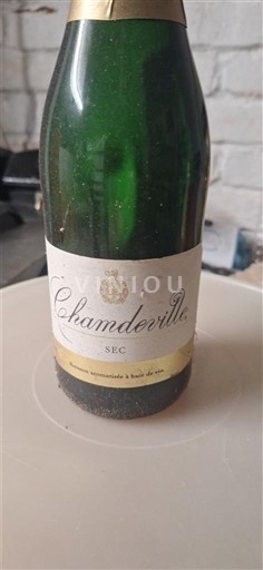 Dolina Loare Ni doloceno Chamdeville Neleten.