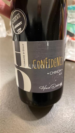 Vin Rouge sec Confidence Domaine Etéilly Non millésimé France Vallée de la Loire Chinon AOC