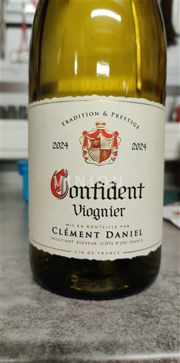 Dolina Loare Dunaj Clément Daniel Confident 2024