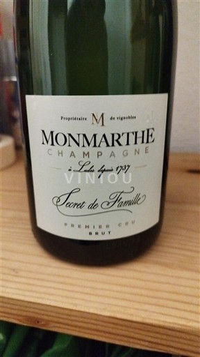 Šampanja Šampanjec Premier Cru Monmarthe Secret de Famille Neleten.