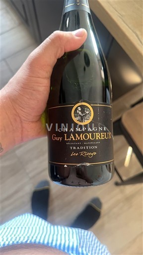 Šampanja Šampanjec Guy Lamoureux Tradition Les Riceys Neleten.