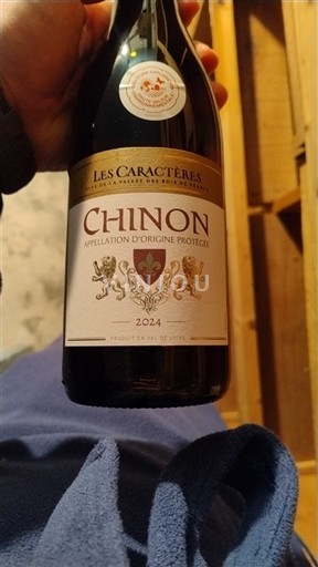 Thung lũng sông Loire Chinon Les Caractères 2024