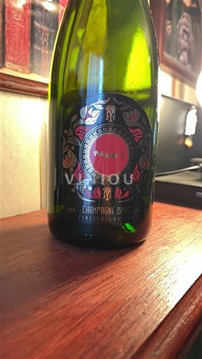 Champagne Sâm-panh Maxim's Không niên vụ